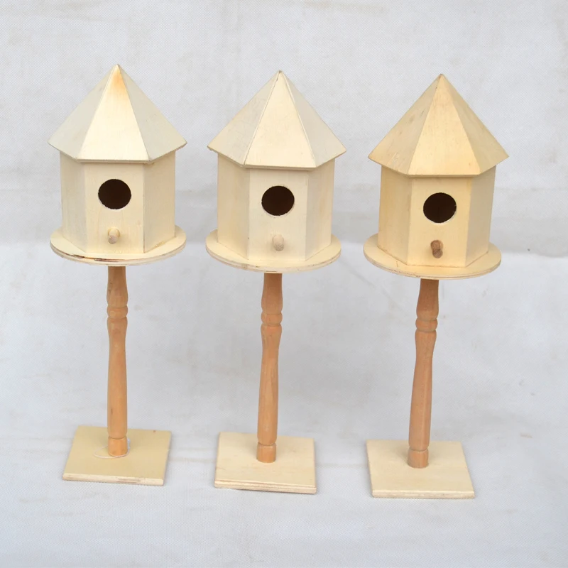 

Small independent standing wood nest nest parrot breeding birds nest box high box Bird House Paulownia