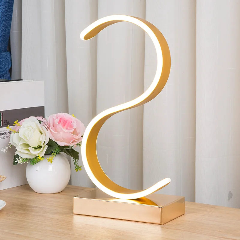 

S-shaped design LED table lamp Modern white / black table lamp H40 * W20cm home decoration table lamp Desk Lamps