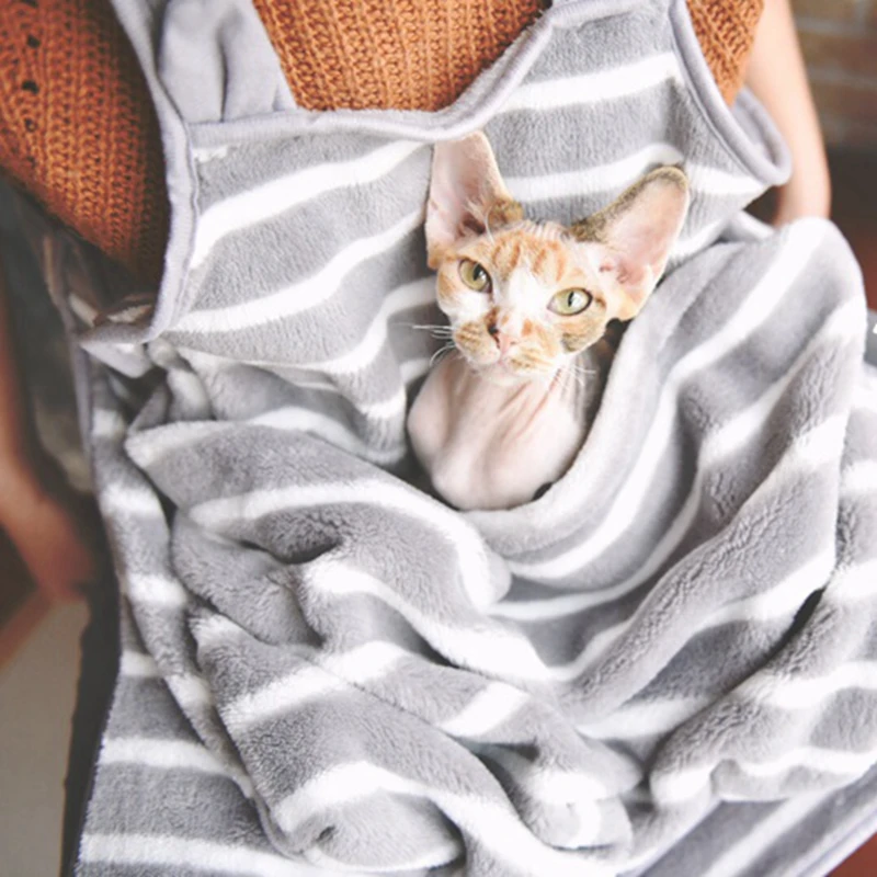 

Intimate Contact With Your Pets! The Coral Velvet Aprons With Pocket for Pets/ Hold Cat Apron