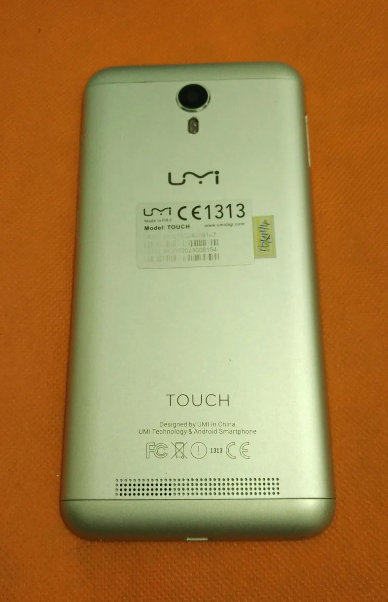 Б/у оригинальный защитный чехол для аккумулятора + стекло камеры UMI Touch MTK6753 Octa Core 5