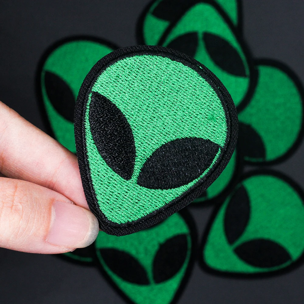 

Cosmic Creature Head Avatar Iron On Patch Embroidered Appliques Handmade Sewing Fabric Patch For Clothing Decor New Style Hot
