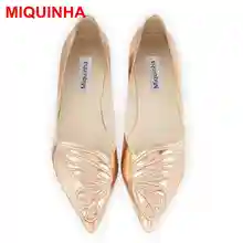 Miquinha/женские туфли на плоской подошве с острым носком, украшенные бабочкой; Роскошные Брендовые женские повседневные пляжные ботинки с металлическими звездами; Лоферы без застежки