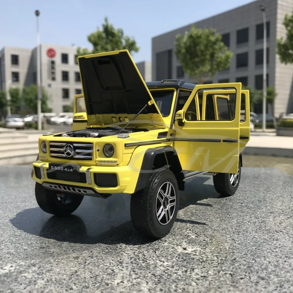 Литая модель автомобиля почти настоящая для G-Class 4x4(желтый) 1:18+ маленький подарок