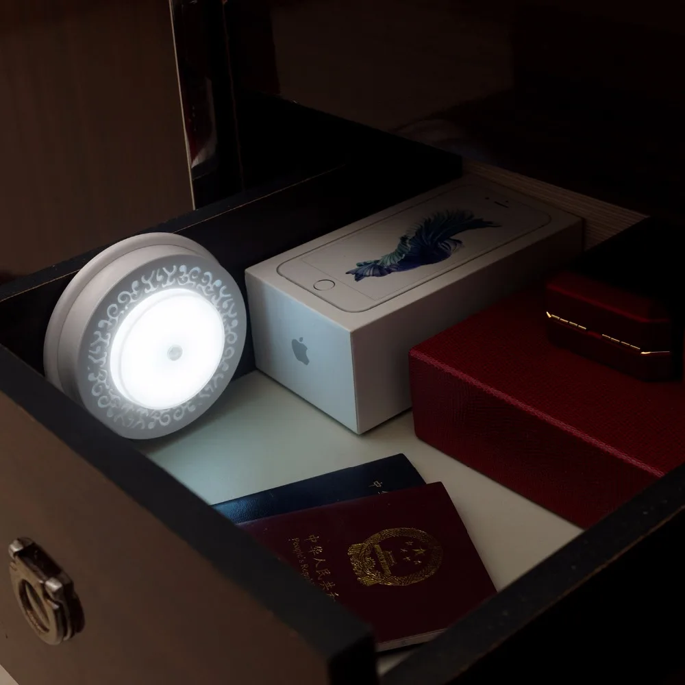 Мини-ультра-тонкий гардероб свет движения PIR Сенсор лампа новинки Кабинета светодиодный свет гардероб Освещение свет Батарея ночник