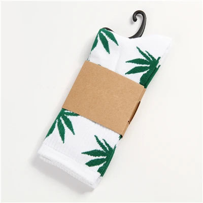 

High-quality brand in the tube socks all season retro couples cotton socks Maple Leaf hip-hop fashion casual men's men and women