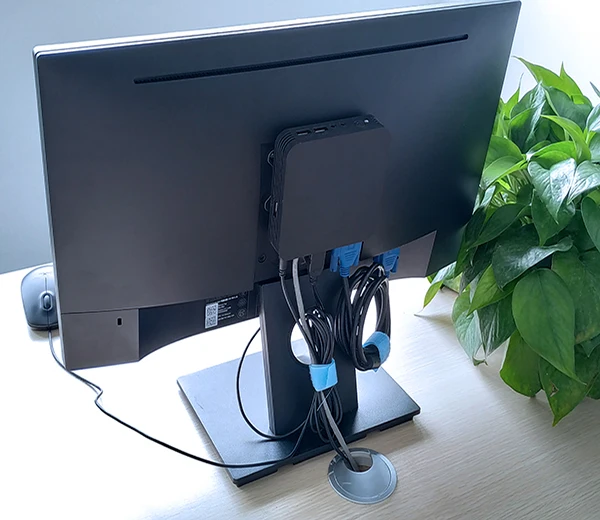 G4 back on the monitor