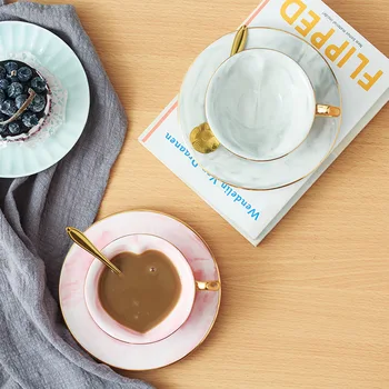 

Heart Shape Marble Coffee Cup and Saucer Set with Glod Handle Ceramic Green Tea Cup Reusable Espresso Cups Wedding Gift 120ml