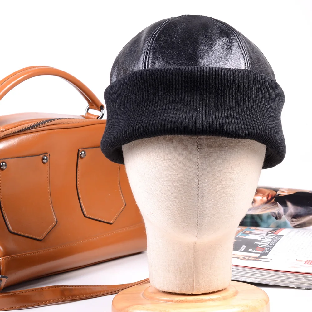 Online Männer frauen Echt Patent leder Runde kappe Motorhaube Zucchetto Toque Beanie Neue Kappe Armee Navy Kappen  hüte