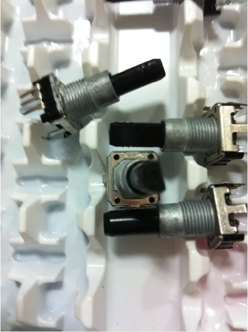 

2PCS/LOT ALPS Alps EC12E2420803 coded switch 24, positioning number 24, pulse 25MM axis length