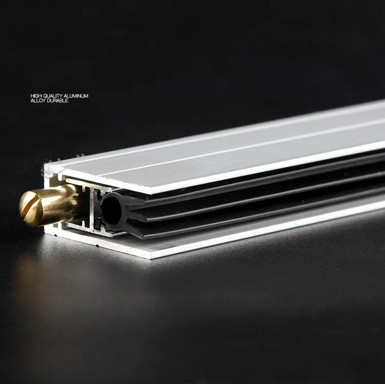 Casa Do Hotel, Varredura Inferior Da Porta