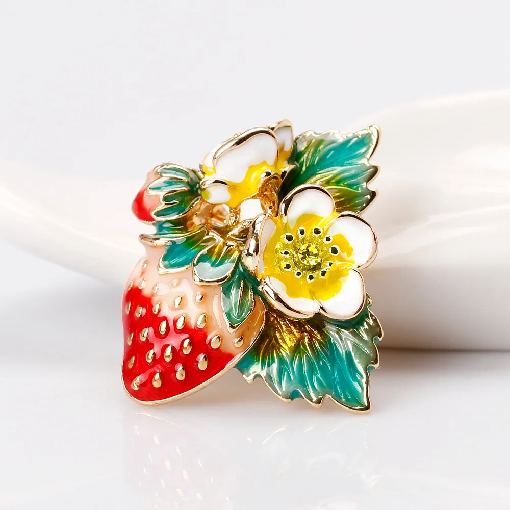 CHUKUI Trendy Red Strawberry Enamel Broochs For Men Women's Classic Vegetable Fruit Wedding Party Banquet Brooch Free Shipping (3)