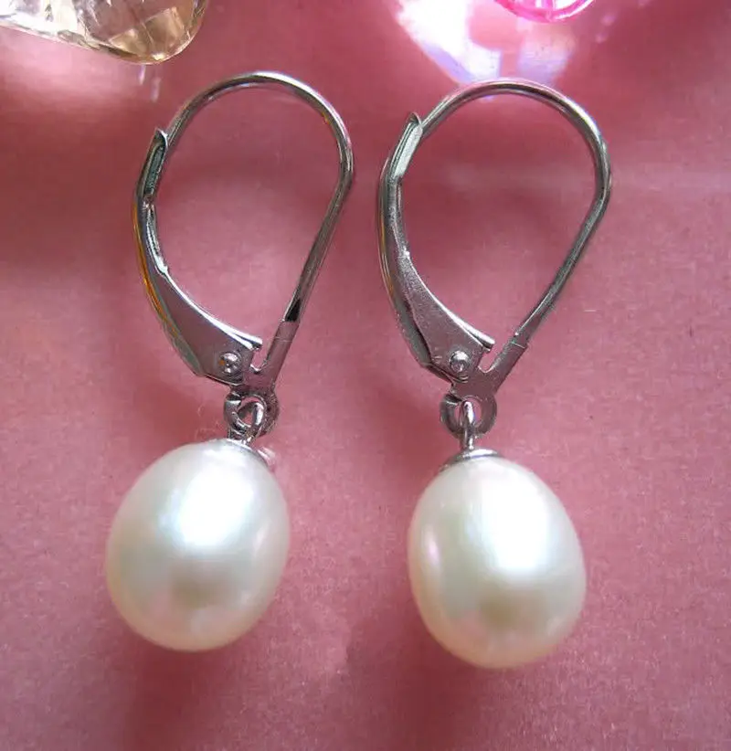 

A Christmas gift 7-8mm White Freshwater Pearl Leverback Earrings