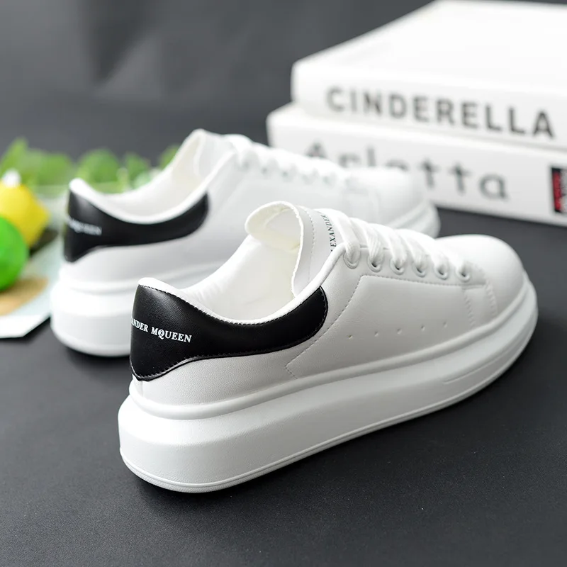 

2019 New White Sneakers Women Canvas Shoes Men Fashion Vulcanize Shoes Summer Casual Shoes 35-44
