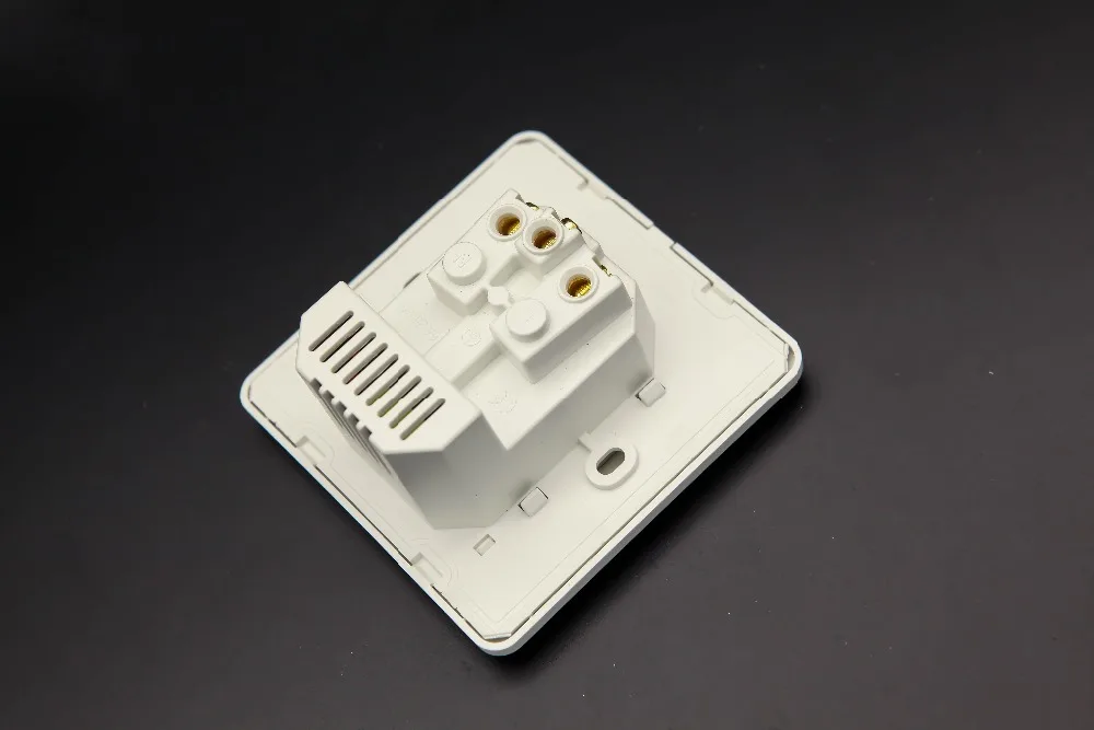 16A ЕС стандартный электрический выход с 1500mA двойной USB порт зарядного устройства
