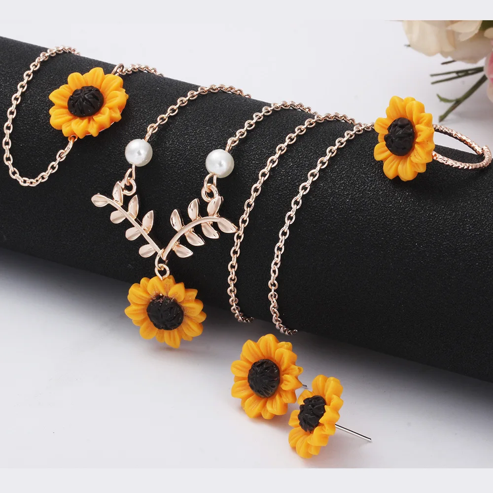 

Hot Sale Women Jewelry Set Sweet Sunflower Necklace Bracelet Rings Earring Set Fashion Jewerly 2019 Cute Flower Clavicle Chain