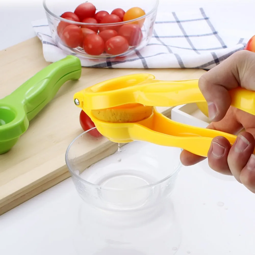 

1PCS Plastic Useful Lemon Squeezer Hand Press Manual Juicer Orange Lime Squeezer Cooking Tool Kitchen Accessory