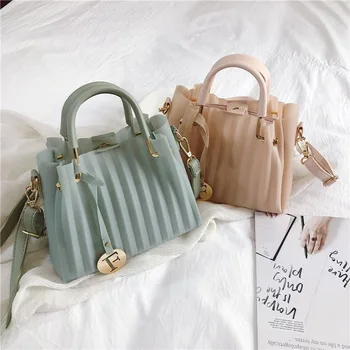 

Vintage Pleated Shoulder Messenger Bag Women's Designer Handbag 2019 High quality Lady Travel Purses and Handbag Fashion Package