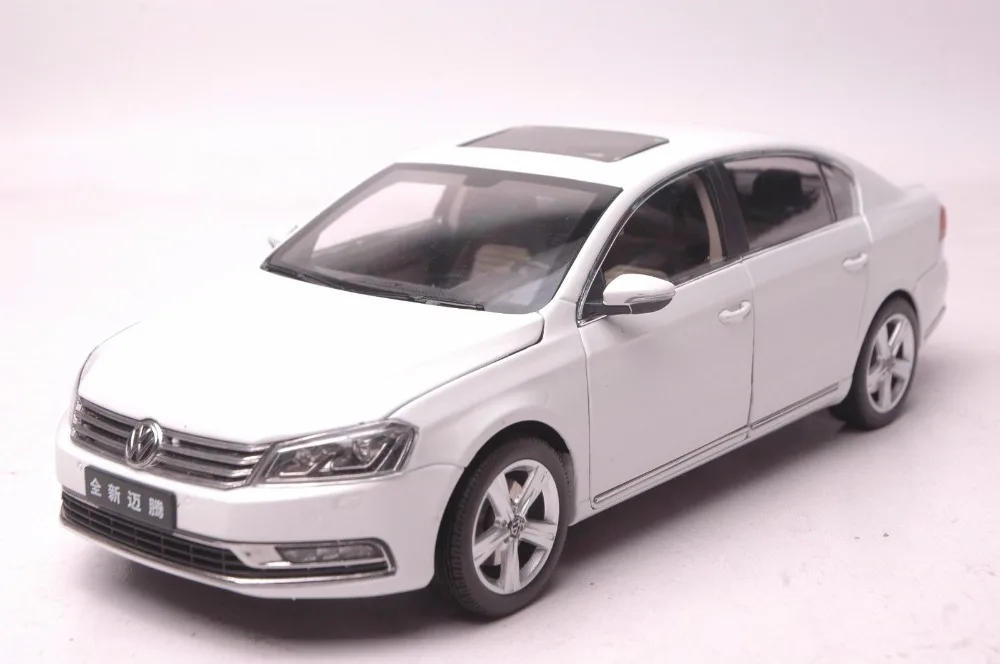 1:18 литья под давлением модель для Volkswagen VW Magotan B7L белый внедорожник сплав игрушечный автомобиль миниатюрная коллекция подарки Passat B7