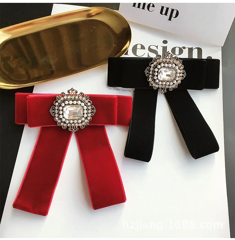 

New Woman Brooches Pins Big Velvet Bowknot Shiny Square Rhinestone Corsage Lady Brooch Fashion Jewelry Coat Accessories