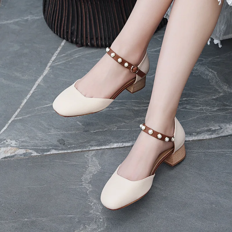 

Summer New Style Glove Shoes Middle Heel Square Toe Women Sandals Closed&Square Toe Middle Chunky Heels Pearl Rivet Single Shoes