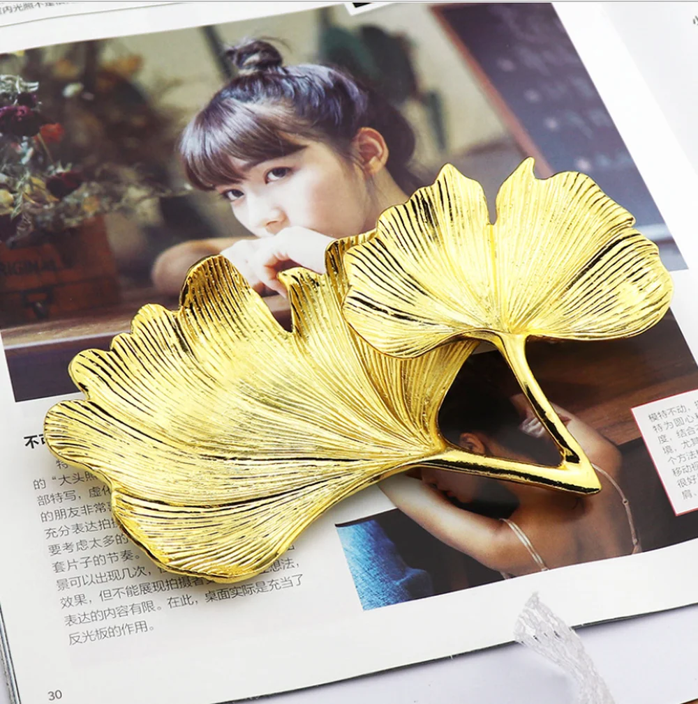 Creative Metal Tray Ginkgo Leaf Jewelry Plate Gold Ring Storage Tray Decorative Trays For Home Tabletop Storage Accessories