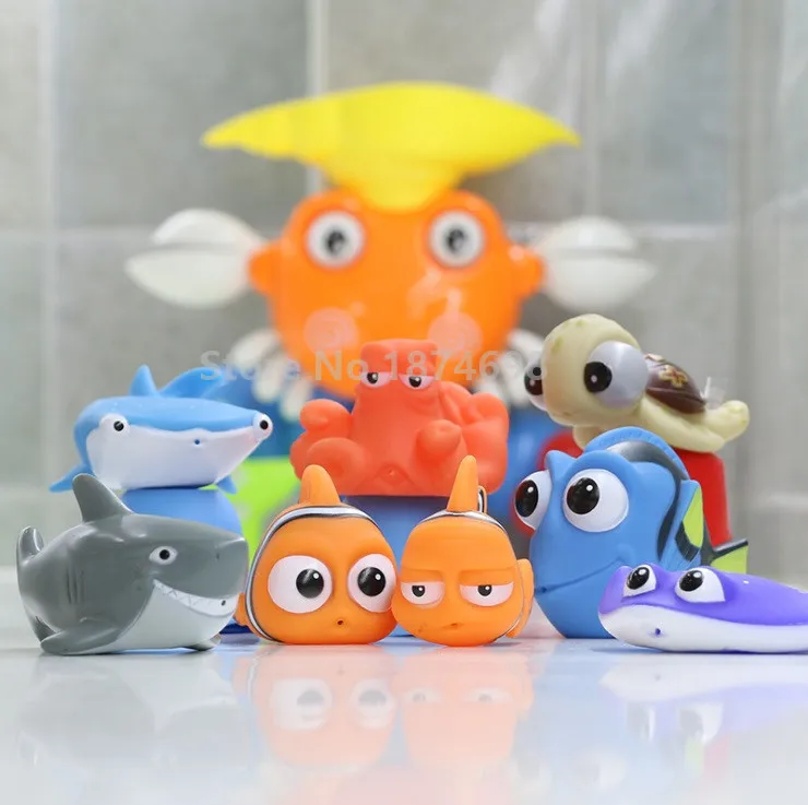 Clownfis & Fish Friends Marlin Fluke Hank Octopus Destiny разбрызгивающая черепаха Брюс Акула брызговик