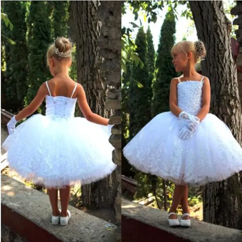 Прекрасный белый со шнуровкой на спине для девочек в цветочек платья для Свадебная вечеринка по колено кружева аппликации из бисера платье