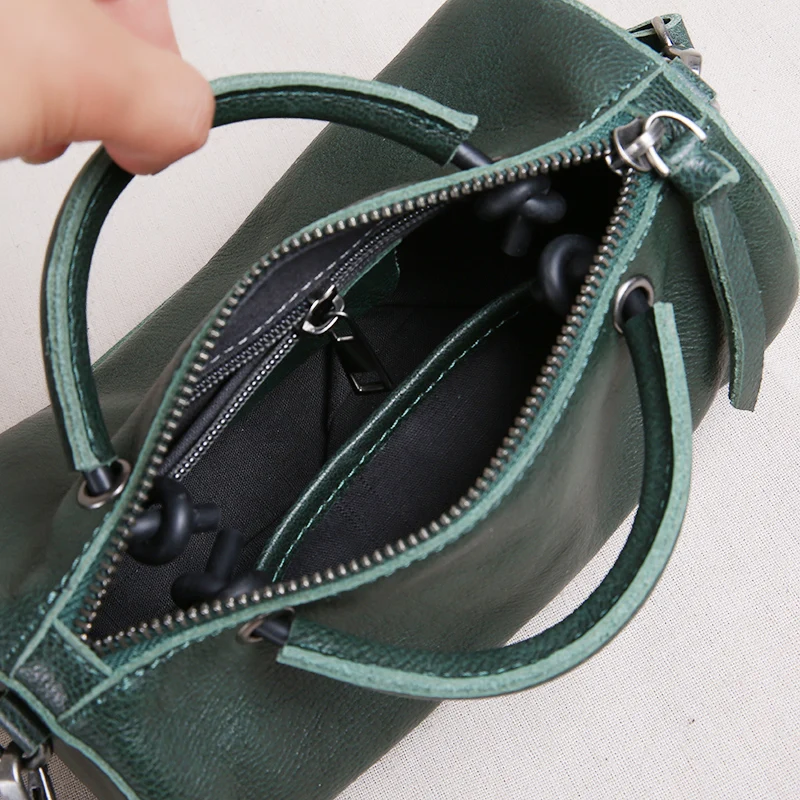 AETOO Retro leather handbags women bucket bag mini fashion shoulder bag Messenger leather round bag simple tide