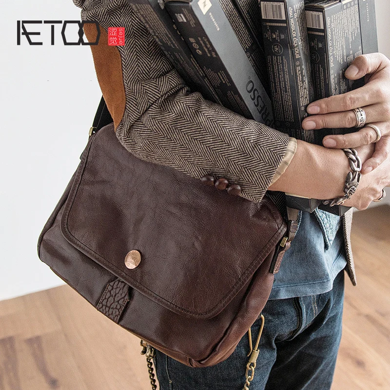 

AETOO Head cowhide Men fashion retro crossbody bag Classic Postman pack
