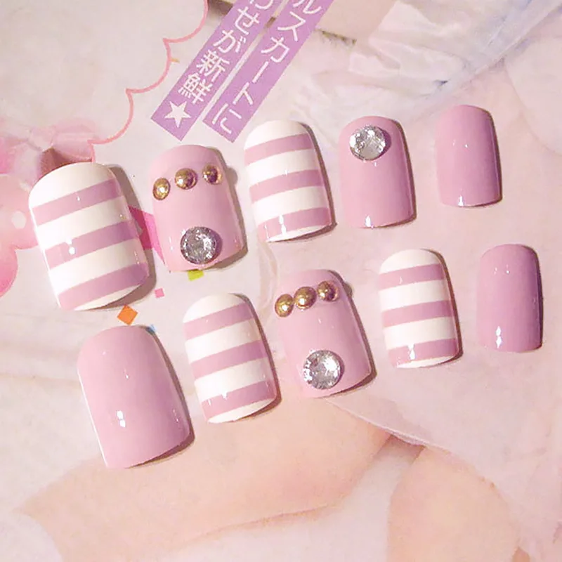 المرأة الكورية نمط أنيق وهمية الأظافر الفتيات الأرجواني مخطط الطباعة الأظافر 3D الساطع حجر الراين مسمار الفن نصائح مع الغراء