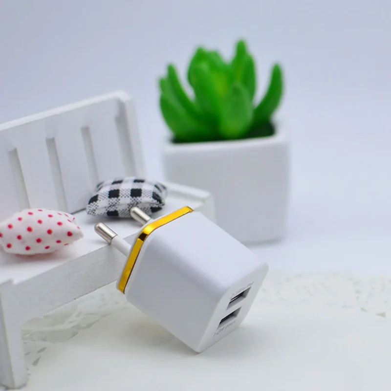 

2.1A 5V Dual USB Charger Mobile Phone Universal Portable Travel Wall Charger Adapter or iPhone Samsung Laptop