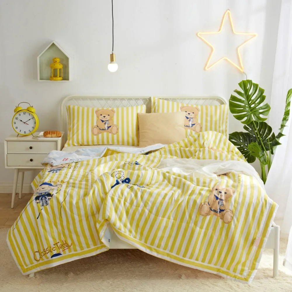 

2019 Teddy Bear Yellow Lines Quilting Quilt Soft Stitching Soft Cotton Fabric Polyester Filler Twin Full Queen Summer Comforter