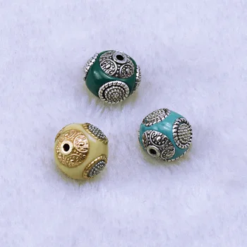 

hand made color bead accessories Indonesia fashion accessories beads bracelets pretty girl favorite Indonesia beads accessories