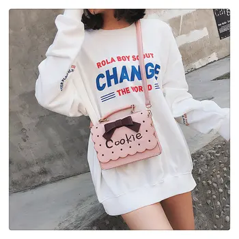 

Catwalk fashion bag Portable small fresh bag female new wave Korean version of the wild single shoulder slung small square bag