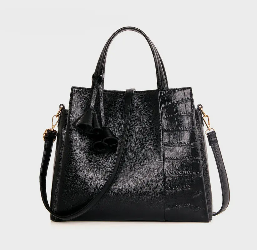 

2017 the European and American handbag Fashionable flower package Aslant bag Women Messenger Bags Women Real Leather Handbags