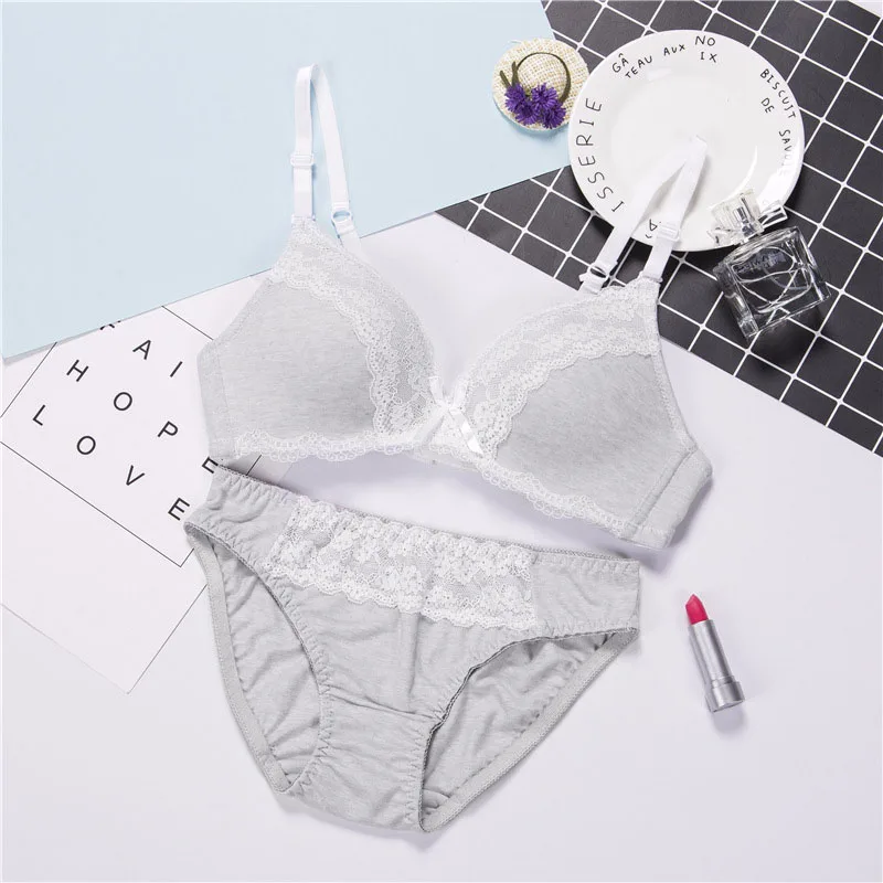 

Free Japanese girls no steel thin section bra sexy lace triangle cups gather thin cup underwear set bra