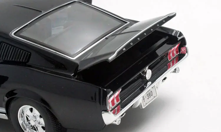 1:18 Ford 1967 Mustang GTA Fastblack автомобиль черный и зеленый цинковый сплав модель автомобиля литье под давлением для коллекции мальчиков Игрушки Подарки