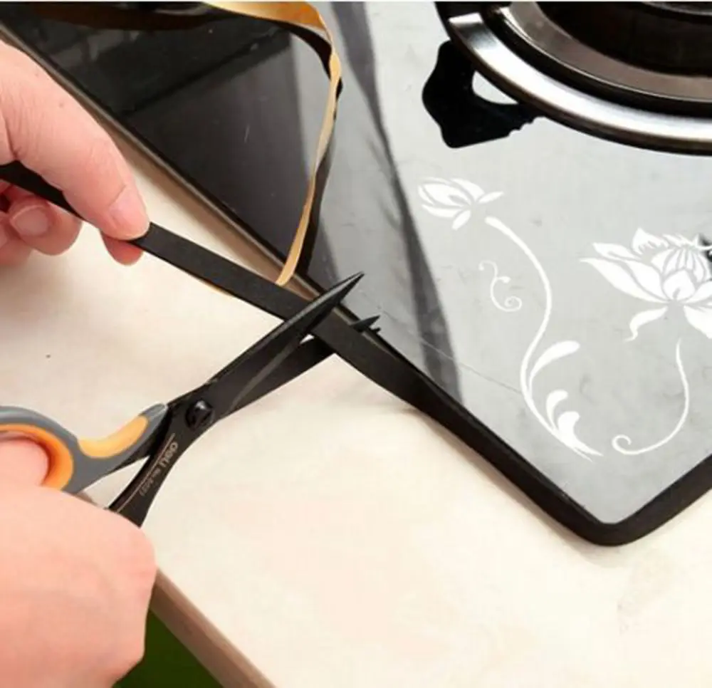 

2Pcs 2M Kitchen Waterproof Mildew Proof GlueTape Line Corner Seams Moisture Mildew Protection Collision Rubber Strip