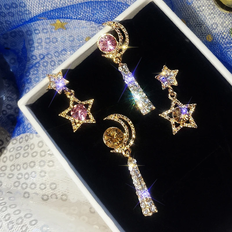 

2019 new fashion Japanese and Korean version of asymmetric star moon long model inlaid water drill earnail women's earrings