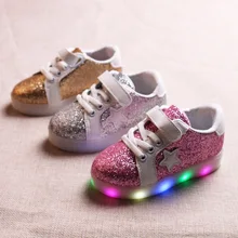 Весенняя детская обувь светодиодный свет легкая спортивная обувь для мужчин и для девочек, с блестками в форме звездочек, обувь на каждый день; размеры 21-30