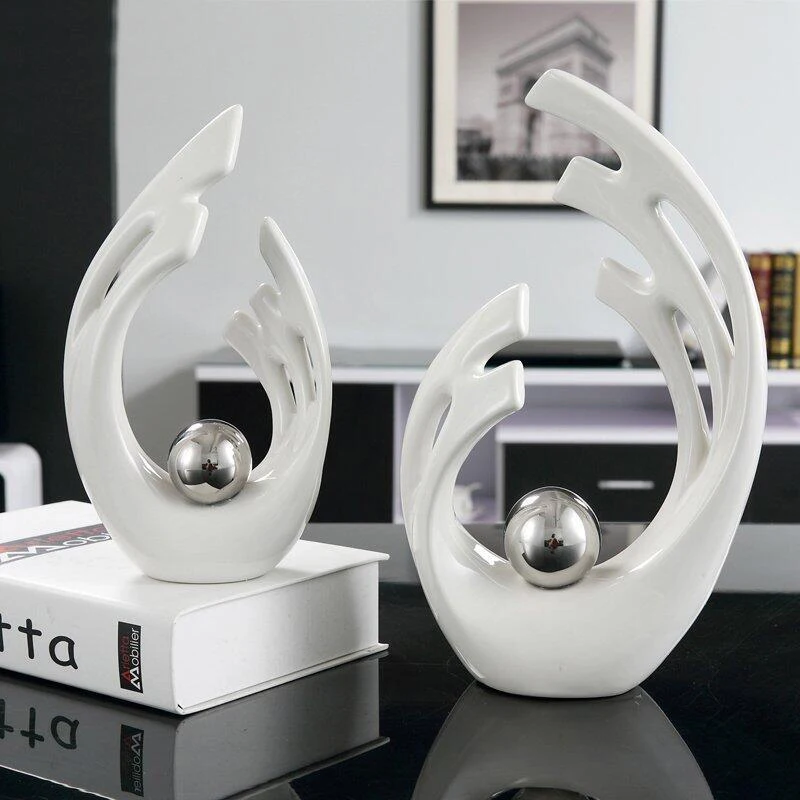 

Modern European Silver White Ceramic Lover Ornament Home Furnishing Decoration Crafts Wedding Birthday Gifts Office Figures Art