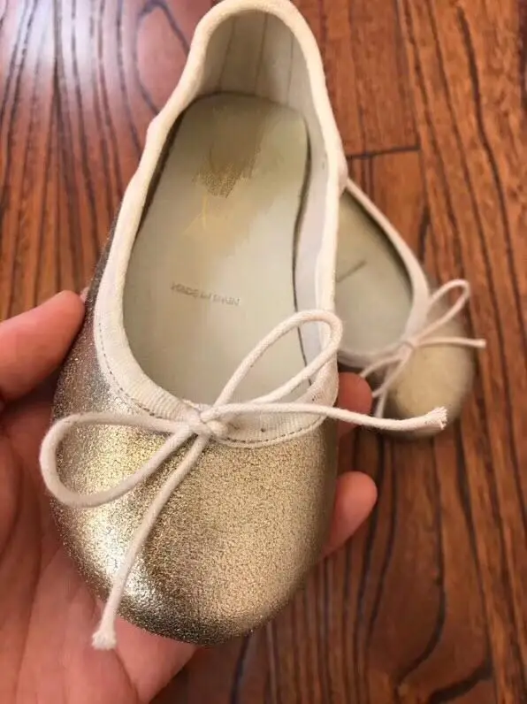 

Girls Golden Princess Shoes 2019 New Spring Fashion Kids Golden Bow Cherry Princess Flat Girl Shoes Cherry Brands