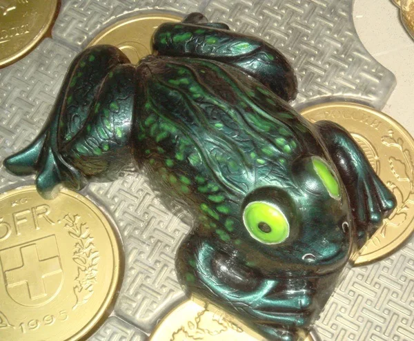 Frog stepping stone mold toad concrete plaster plastic mould Frog stepping stone mold toad concrete plaster plastic mould