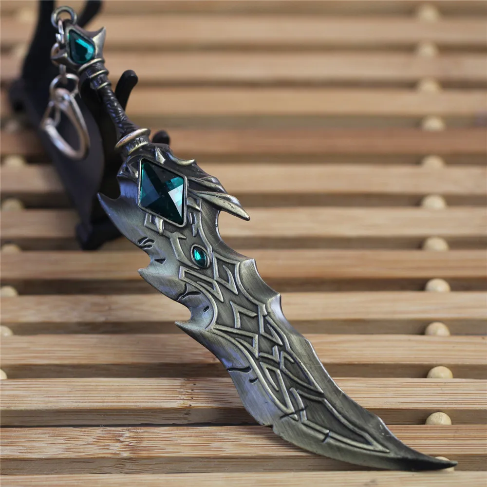 17cm Fashion Jewelry League Of Legends Weapon lol Keychain Tryndamere Model | Украшения и аксессуары