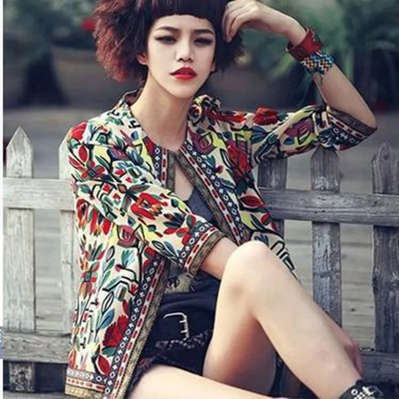 

New Autumn Women Coat Fashion Plus Size Casual Three Quarter Embroidery Print National Style Short Coat For Women Large Jackets