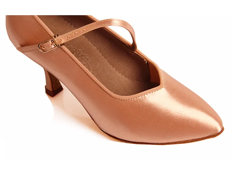 20161103_103000_015Ballroom Latin Dance shoes Soft Bottom girl Sports Shoes Modern Jazz shoe for Women for satin Feel fine BD138 Hot