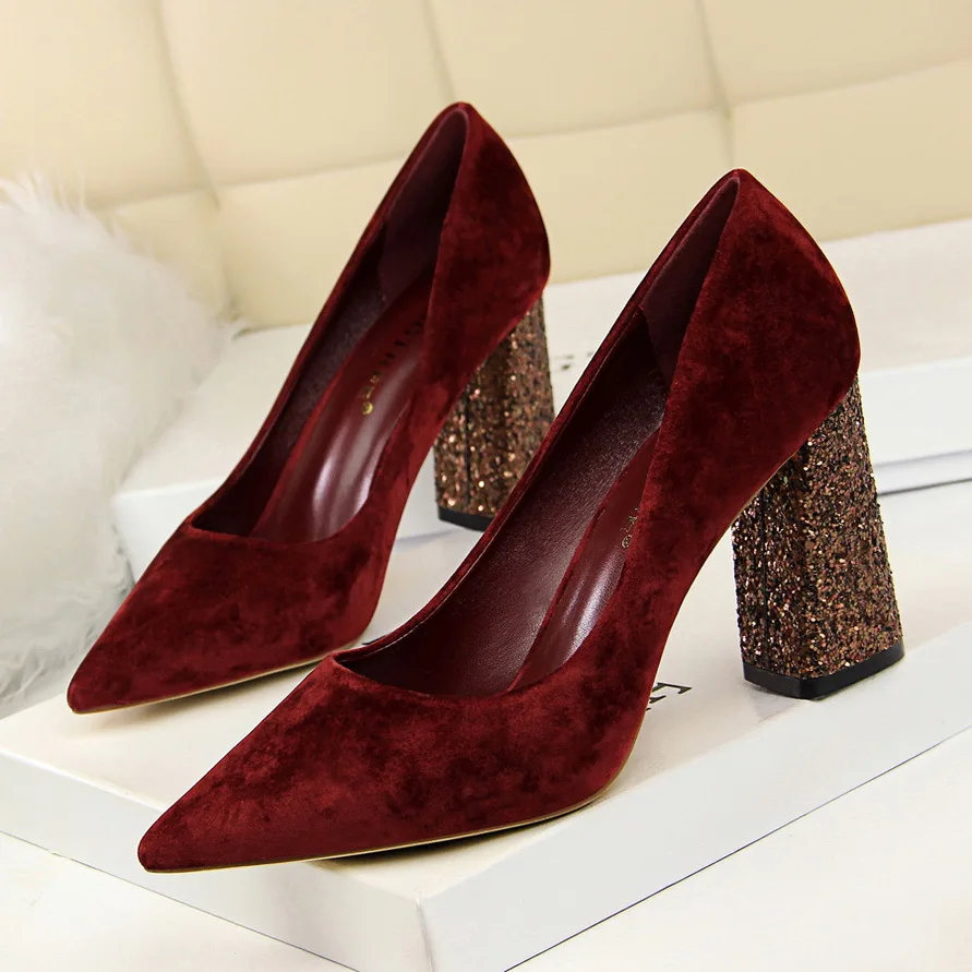 Роскошные элегантные женские туфли-лодочки из флока на квадратном каблуке с кристаллами; цвет желтый, розовый, черный; женские вечерние туфли с острым носком; G0021 - Цвет: 7