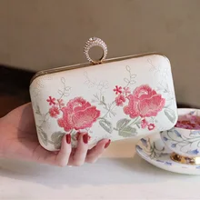 2017 Day Clutch Evening Banquet bag dress formal cheongsam bag peony embroidered messenger bag New Arrival