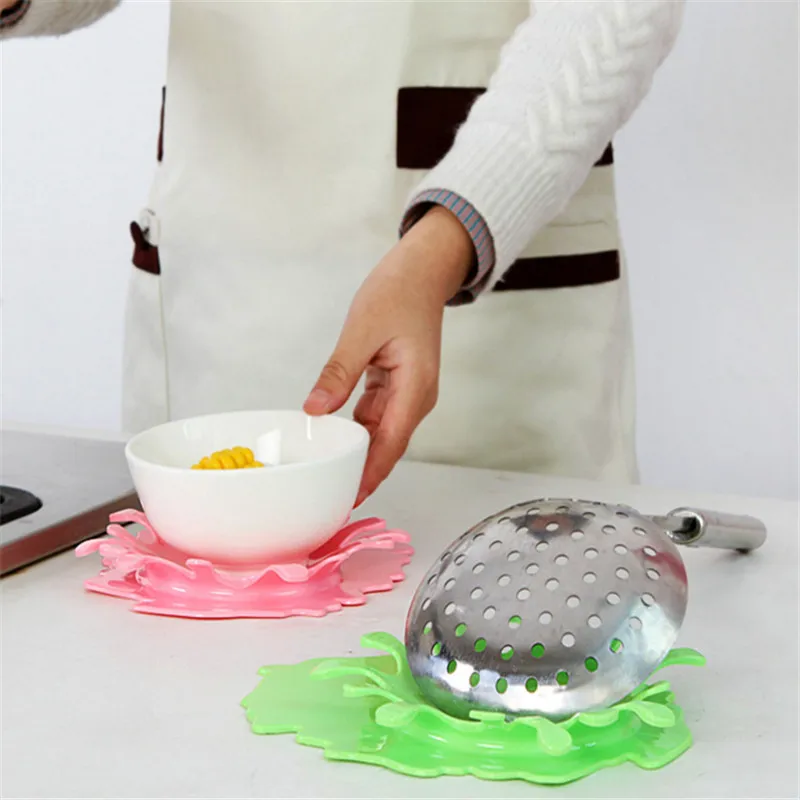 Creative Style Splattering Blood Kitchen Spoon Holder Tomato Sauce