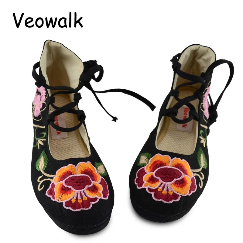 Женские повседневные хлопковые Туфли гладиаторы с цветочной вышивкой на плоской